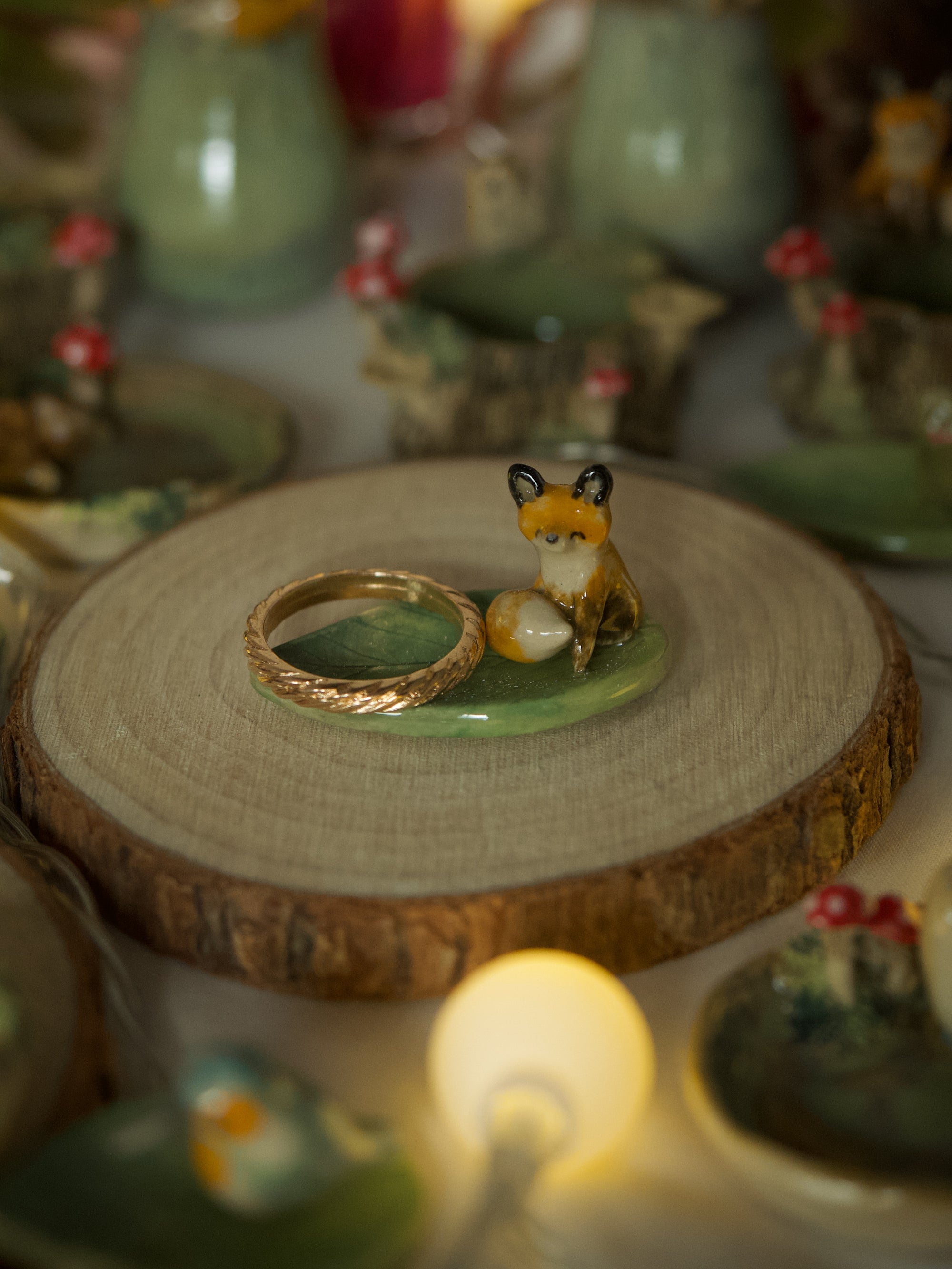 Sitting Fox Leaf Trinket 4 length x 2.5 width (cm)