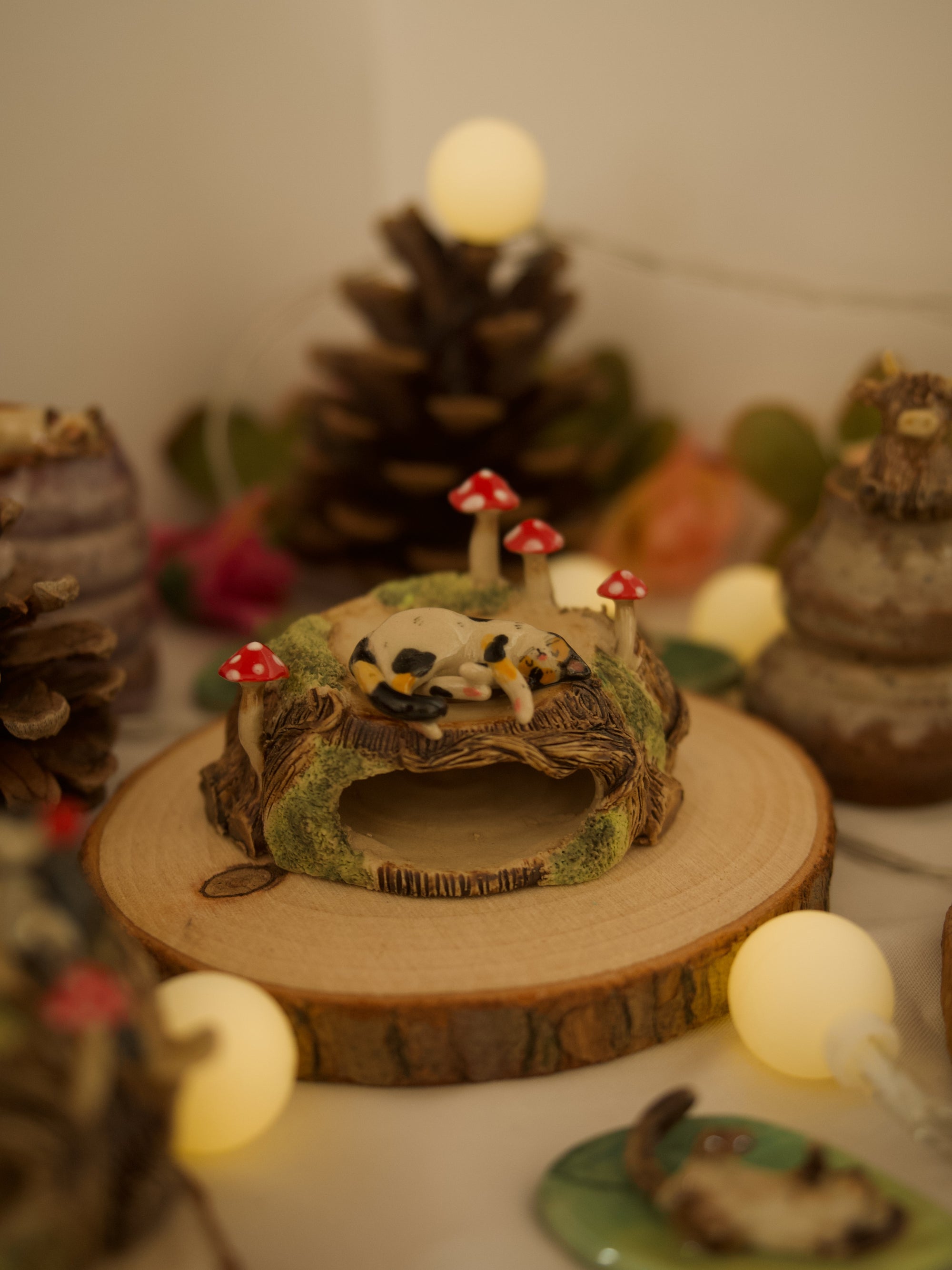 Calico Cat Tree Stump Trinket Holder (6 cm Width x 3cm Height)