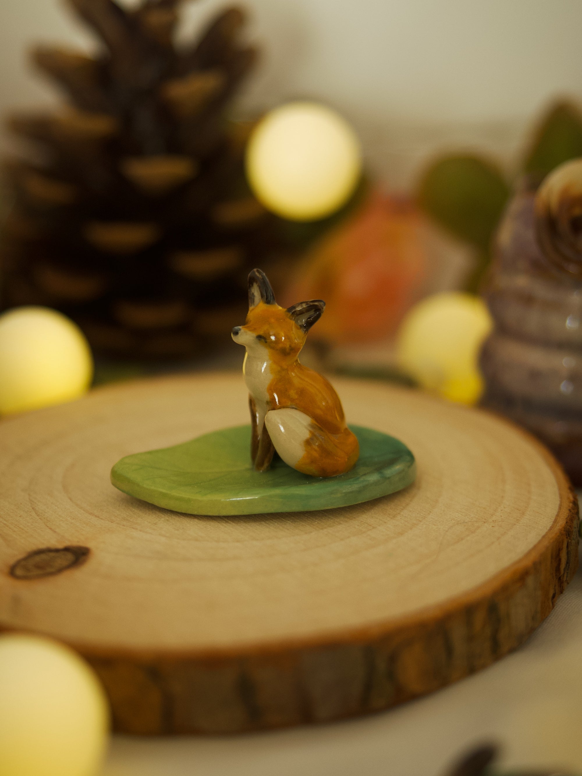 Cosy Fox Leaf Trinket 4 length x 2.5 width