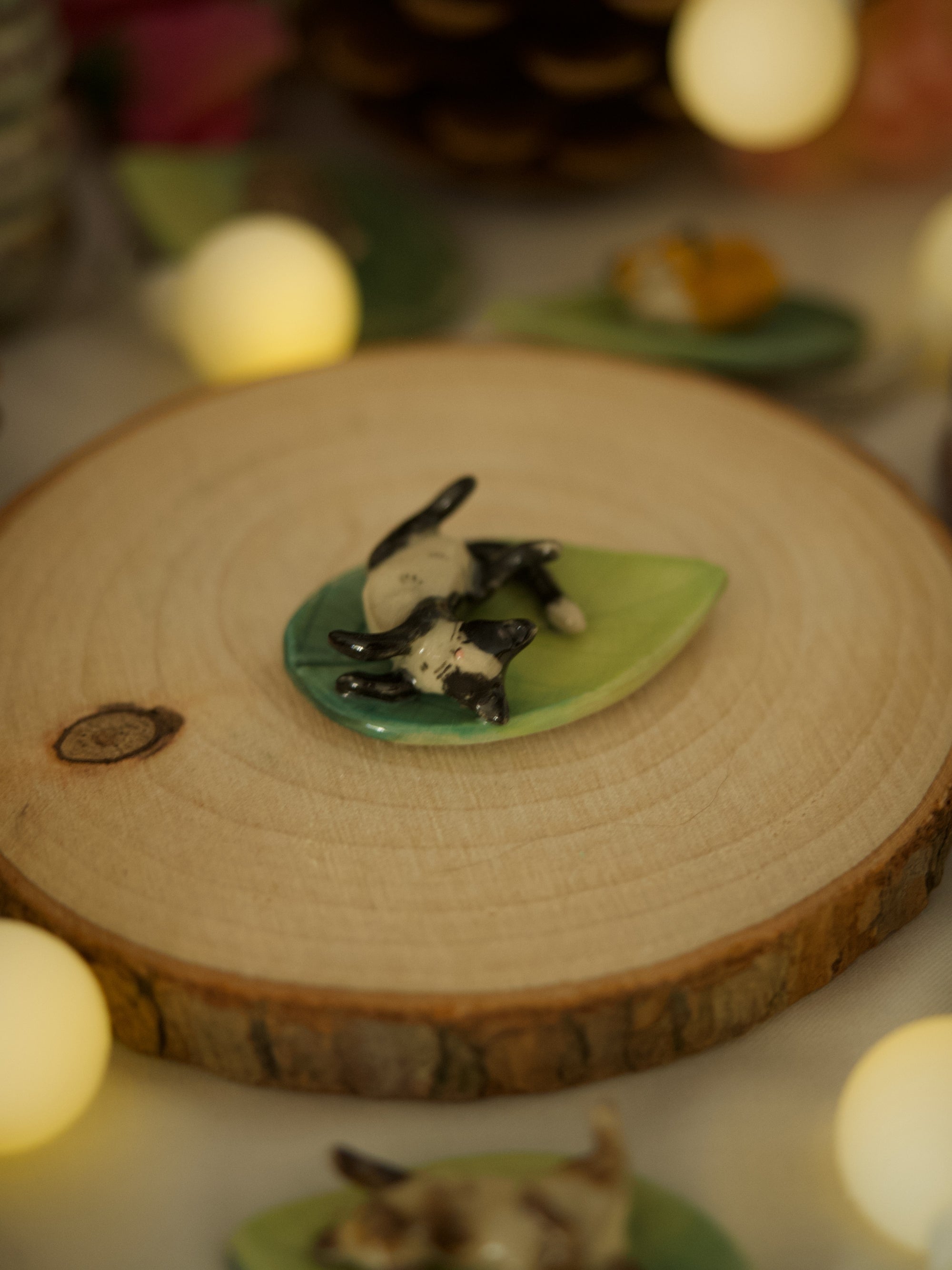 Rolling Cat Leaf Trinket 4 length x 2.5 width