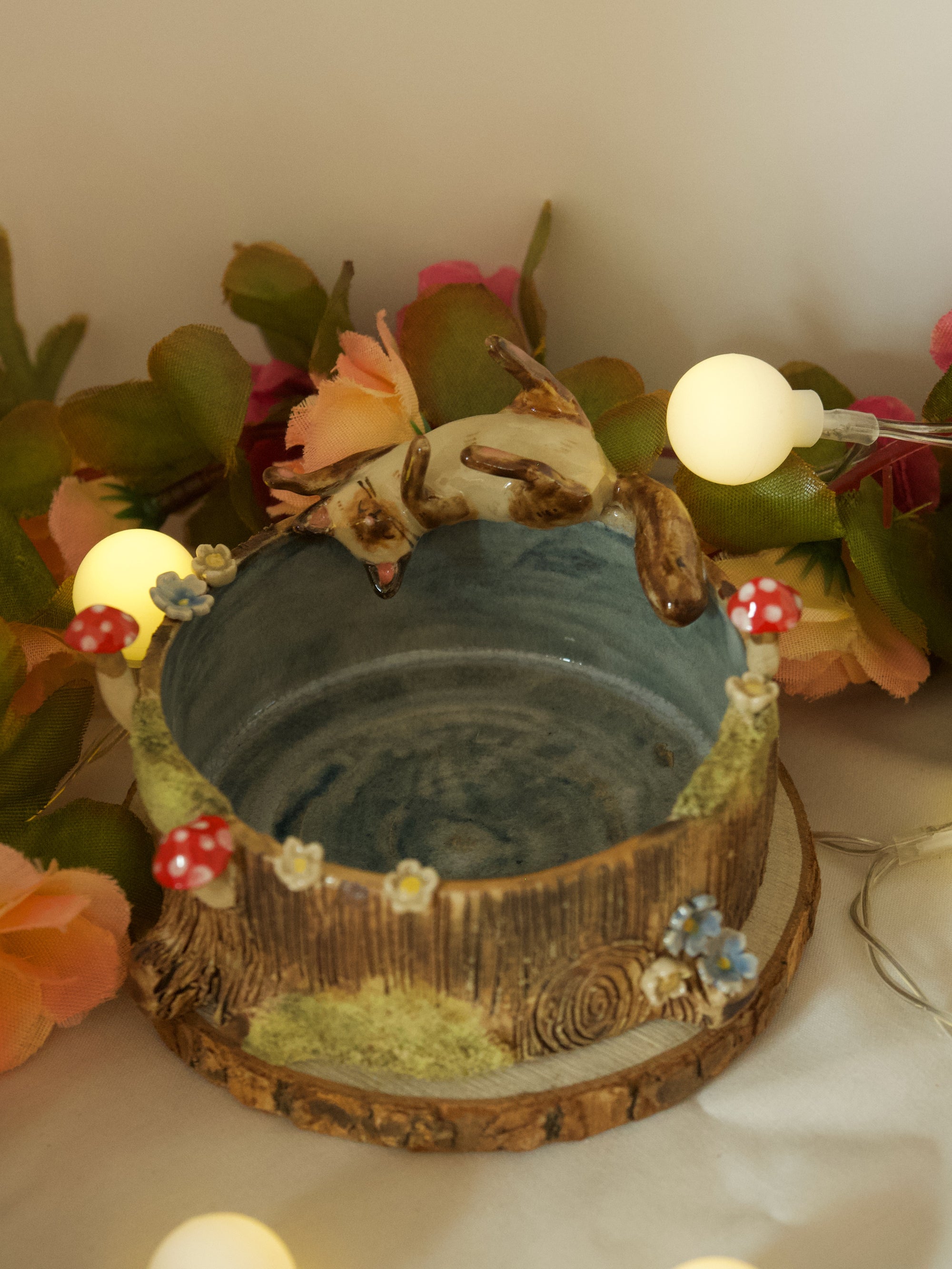 Siamese Cat Tree Stump Trinket (7cm Width x 3.5cm Height)