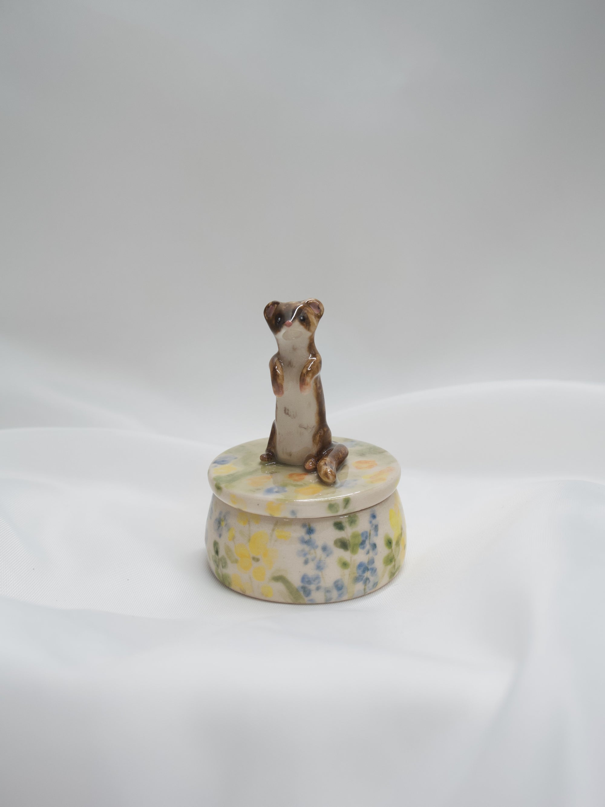 Weasel Spring Pot