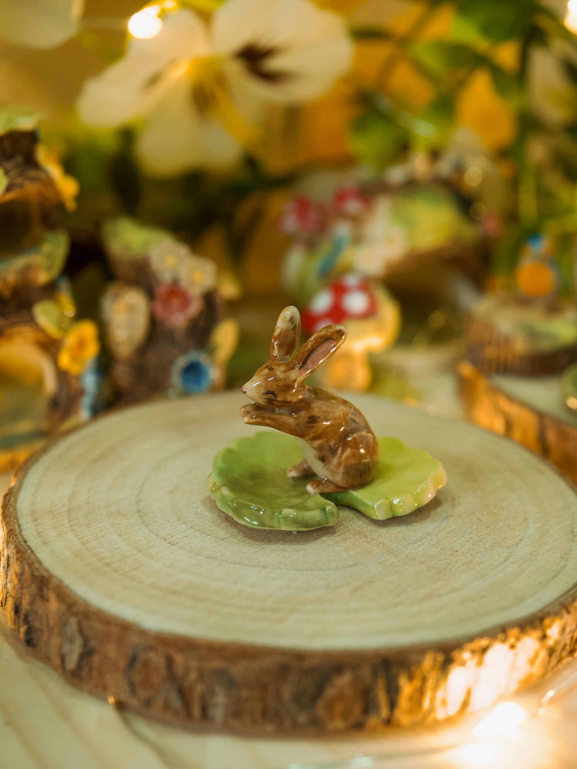 Tiny Leaf Trinket Rabbit (3x3cm)