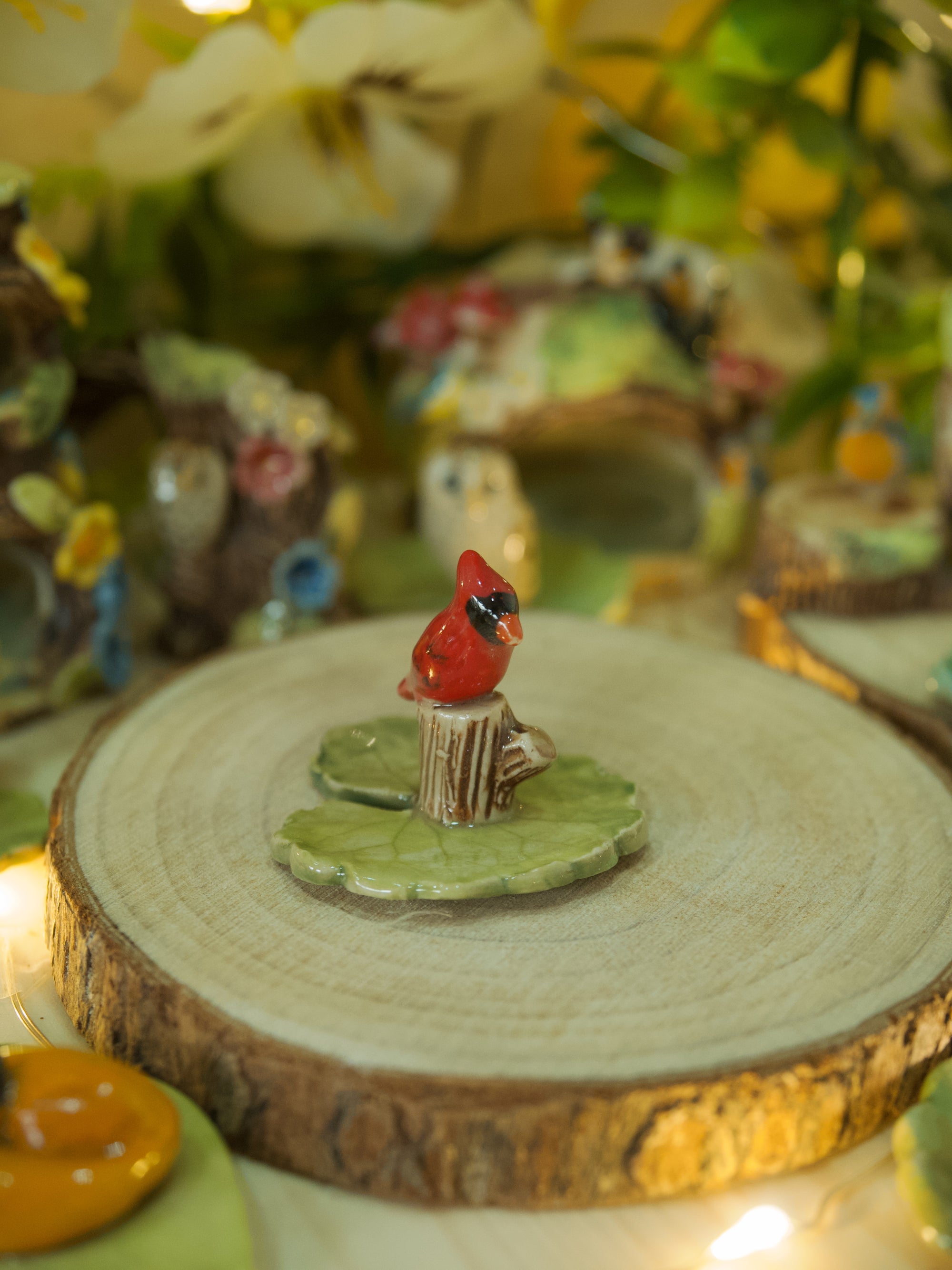 Tiny Leaf Trinket Cardinal (3x3cm)