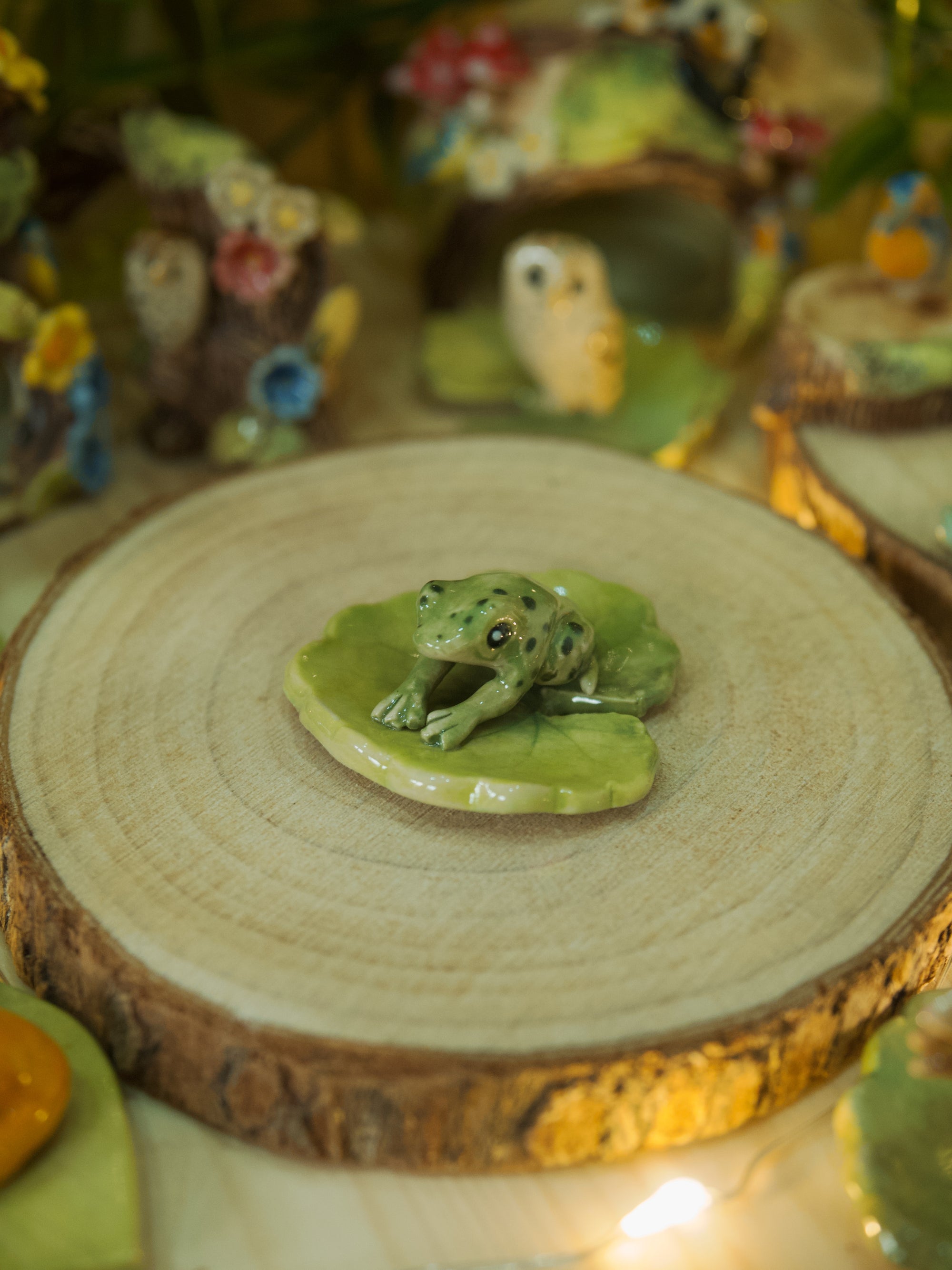 Tiny Leaf Trinket Frog (3x3cm)