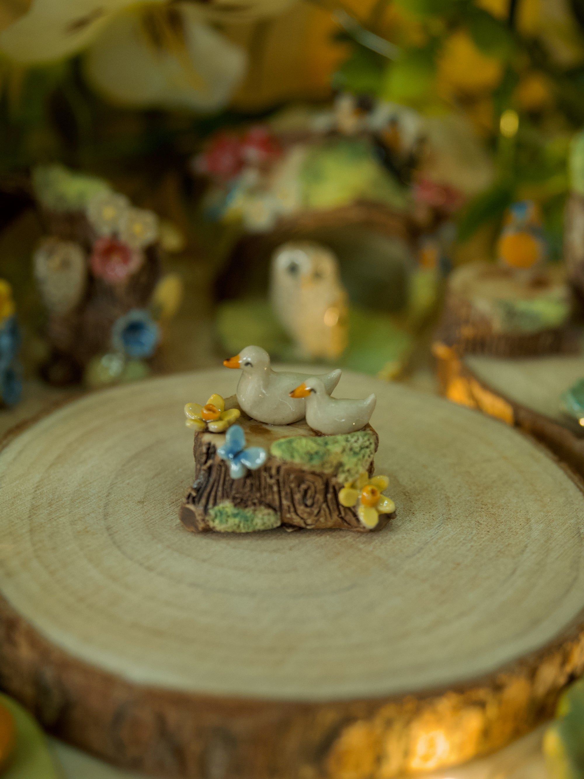 Tiny Tree Stump Trinket Ducks and Daffodils (2.5cm Diameter)