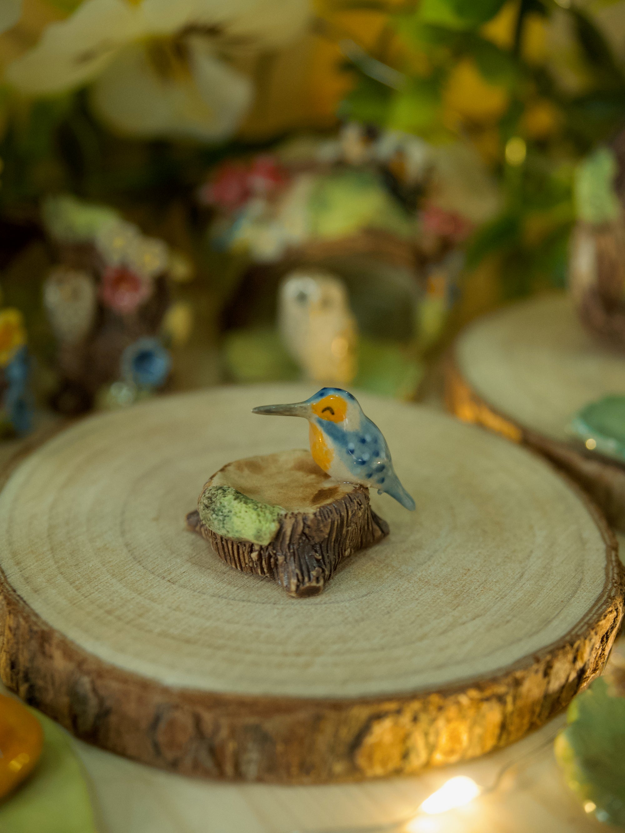 Tiny Tree Stump Trinket King Fisher (2.5cm Diameter)