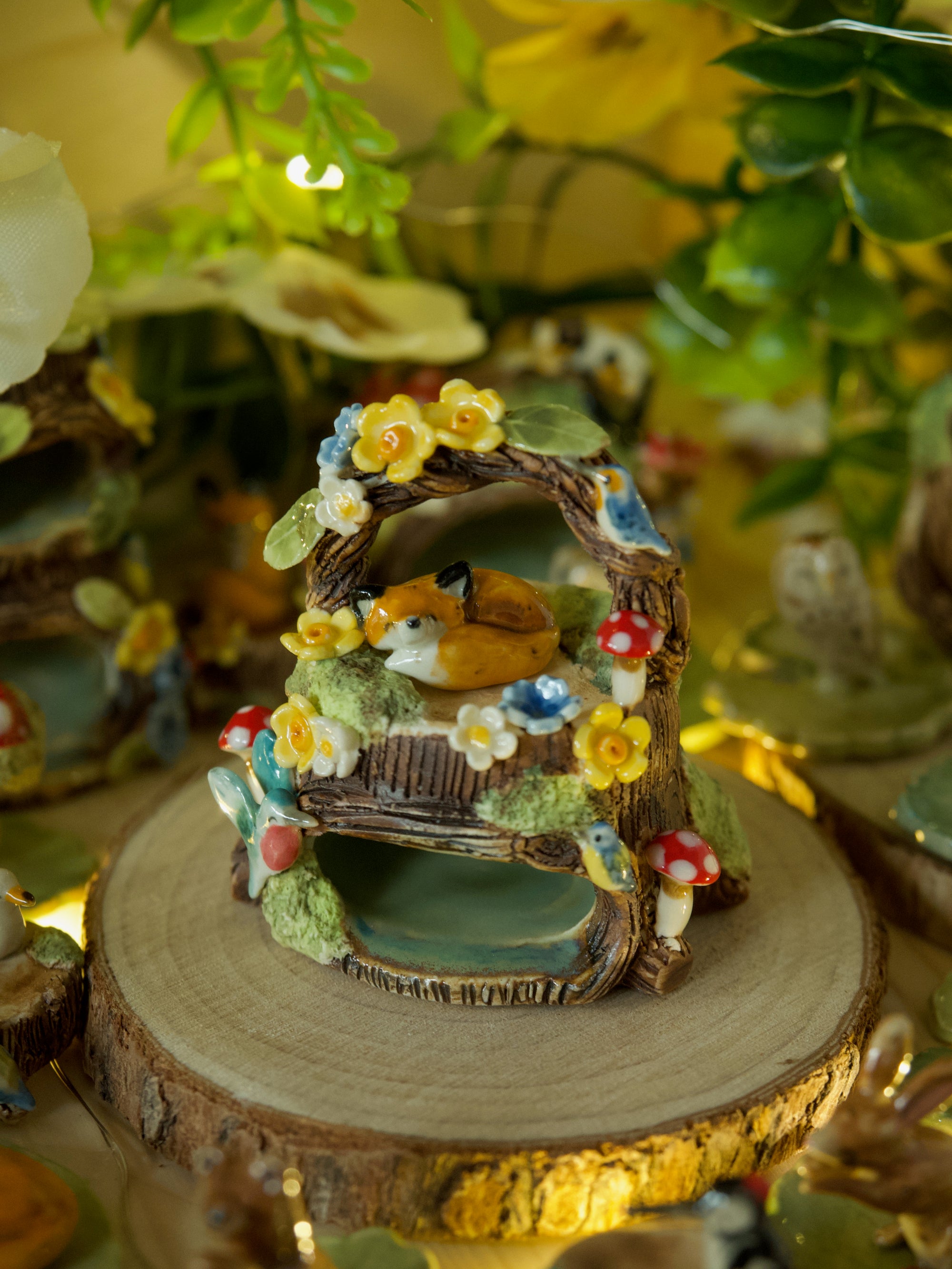 Woodland Tree Stump Floral Fox Arch (6cm height and width)