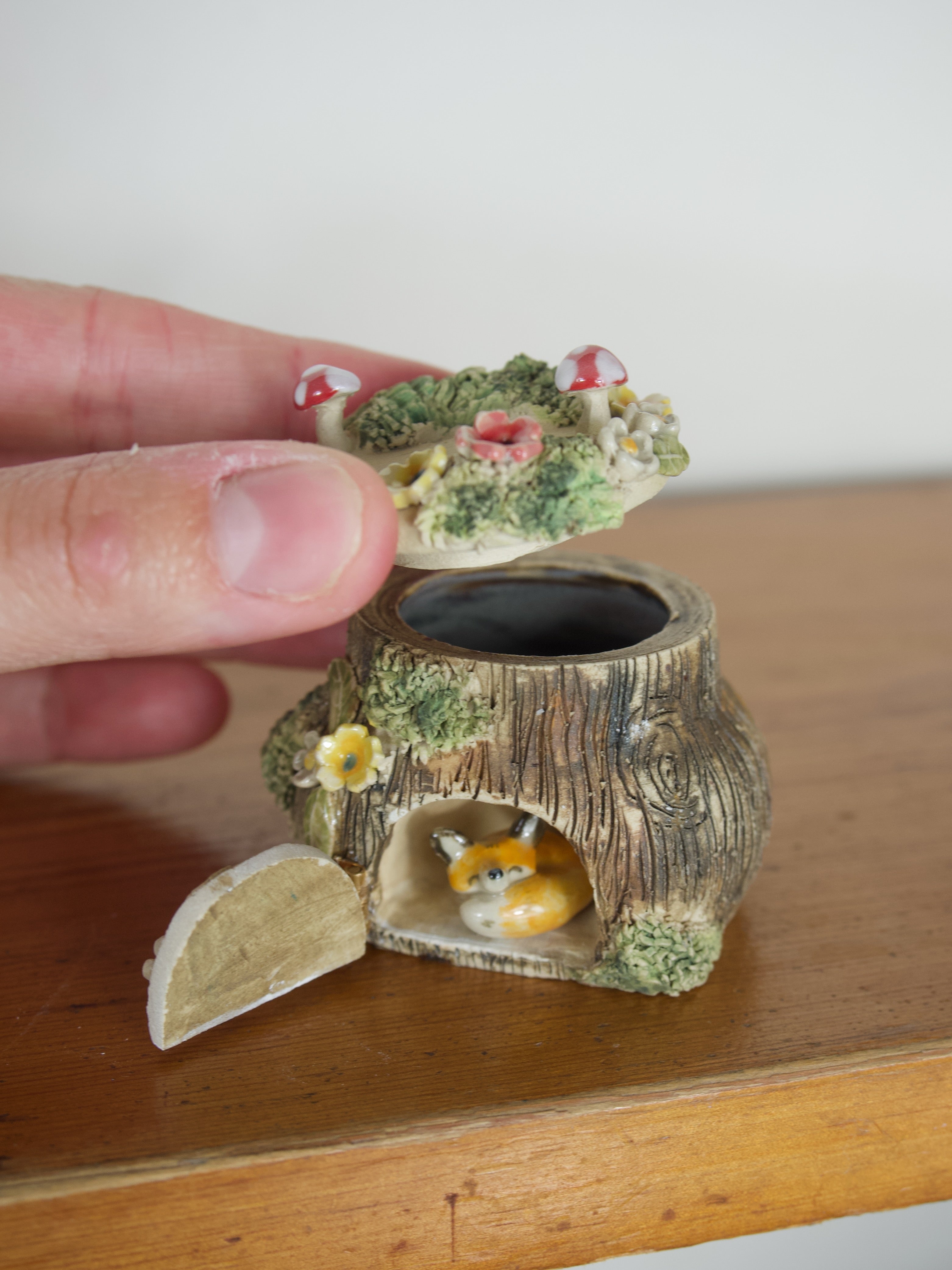 Made to orderTree Log with opening door Miniature Fox Pot – sophsdraws