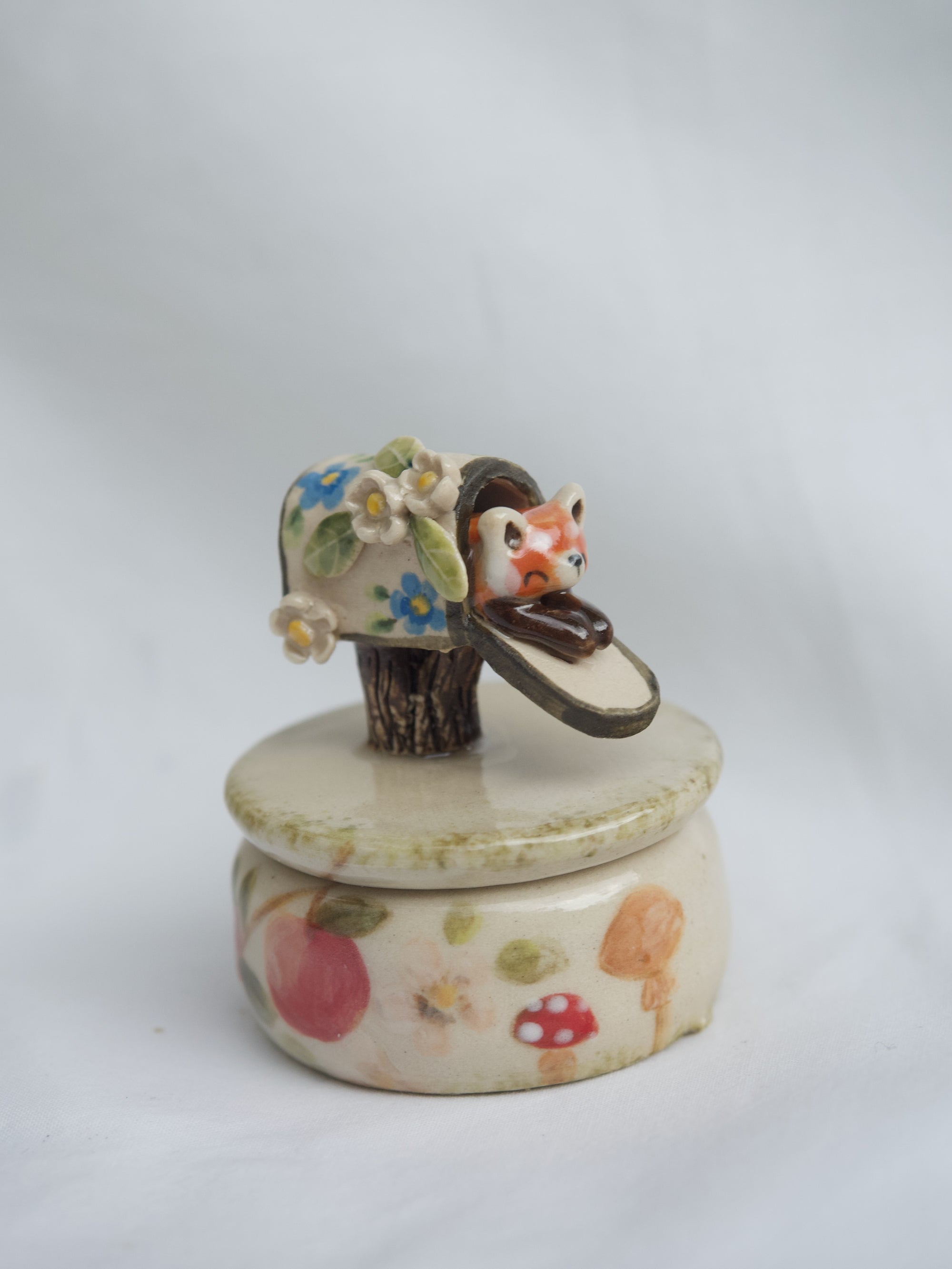 Apple Cottage Red Panda Trinket Pot