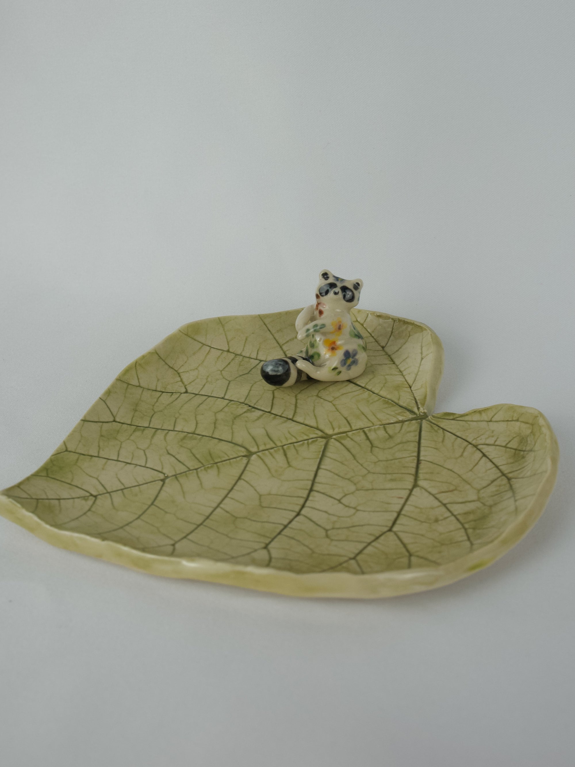 Floral Raccoon Leaf Dish Large