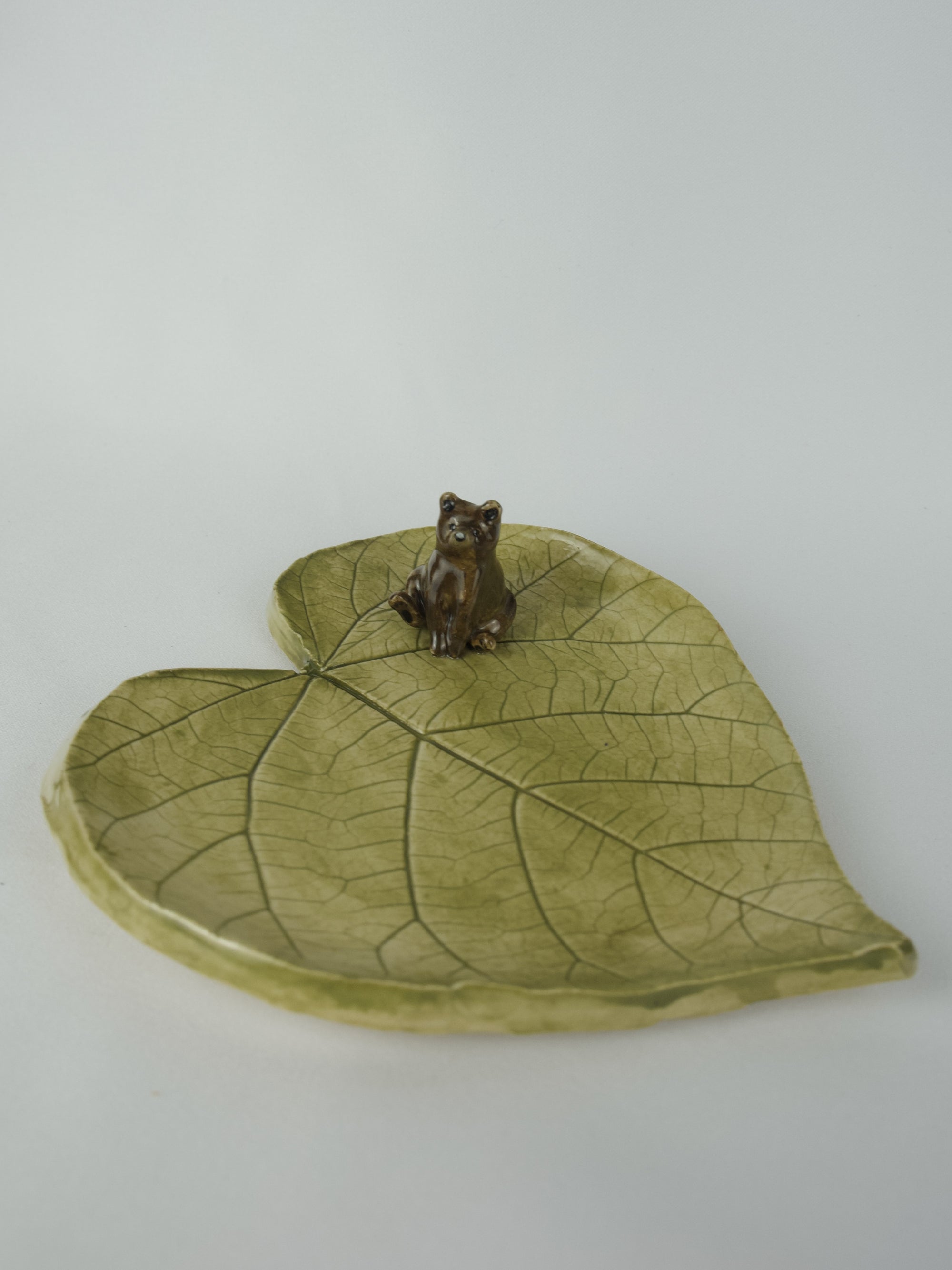 Brown Bear Large Leaf Dish