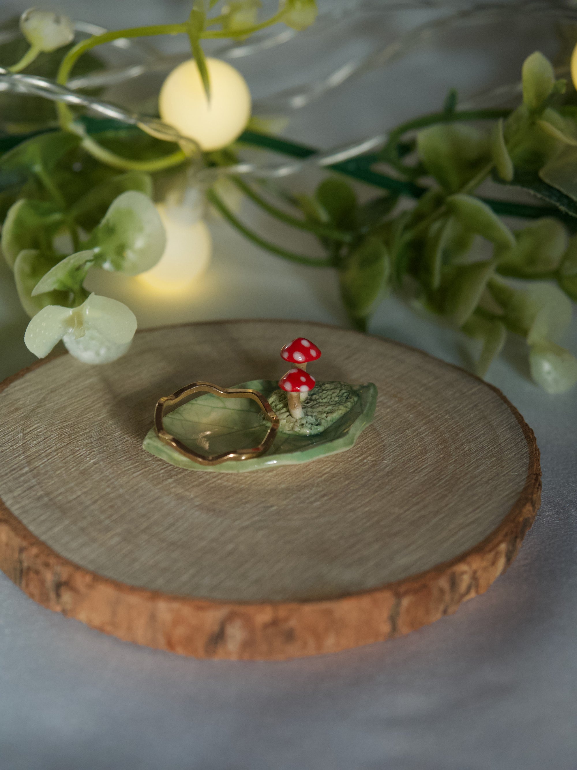 Tiny Version 2 Mushroom Leaf Dish (4cm length x 2.5cm width)