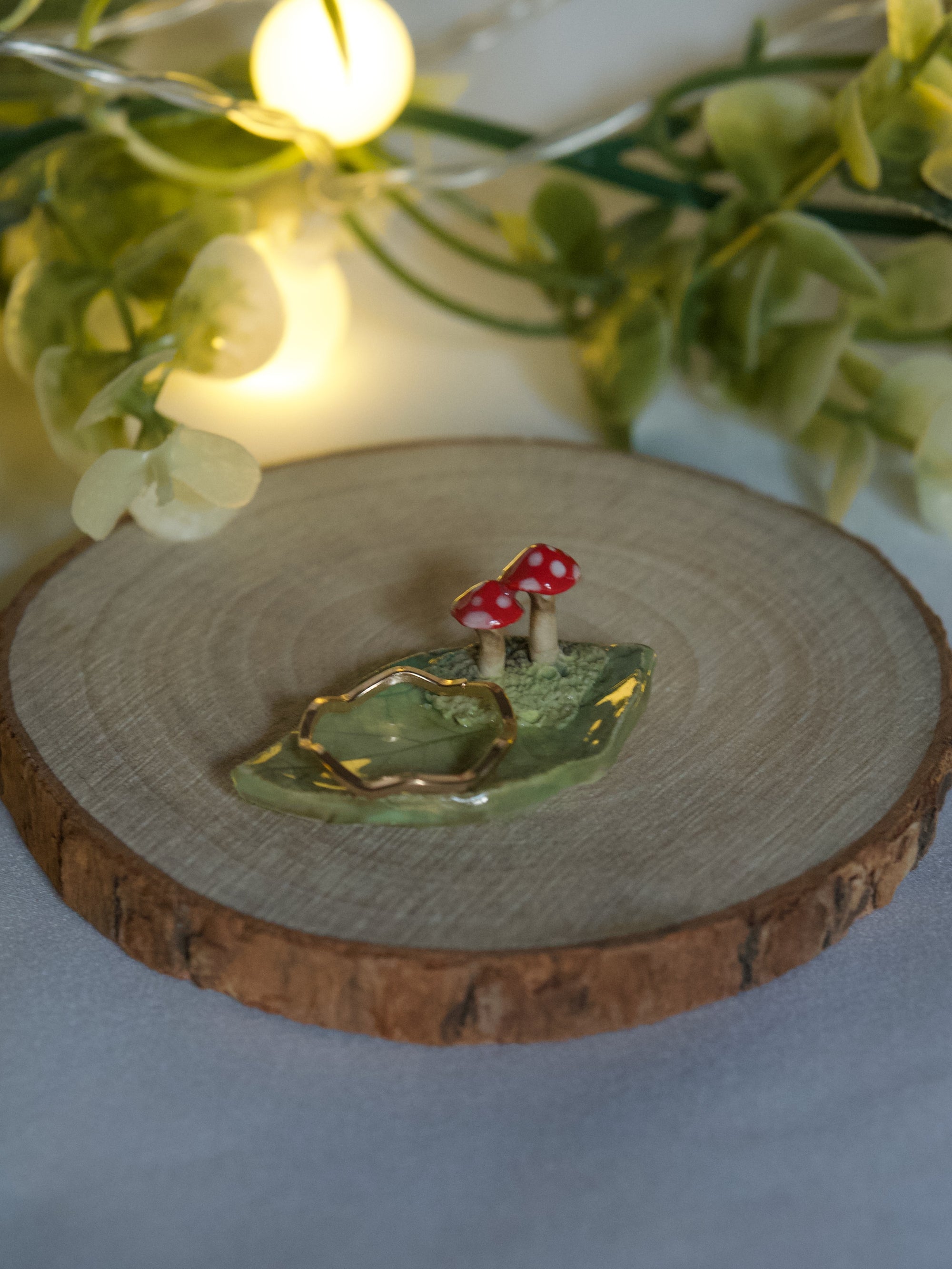 Tiny Mushroom Leaf Dish (4cm length x 2.5cm width)