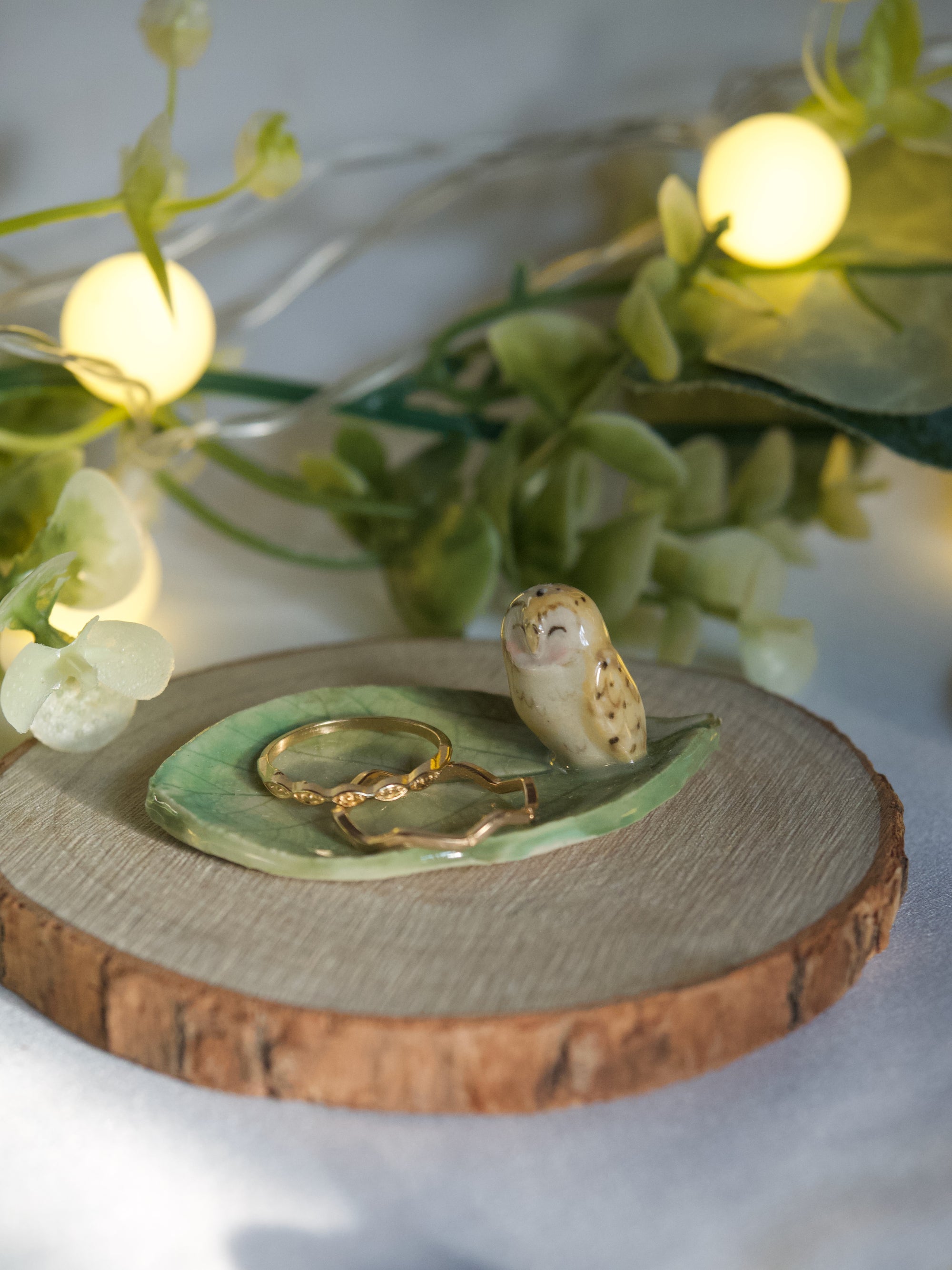 Small Barn Owl Leaf Dish (6cm length x 3.5cm width)