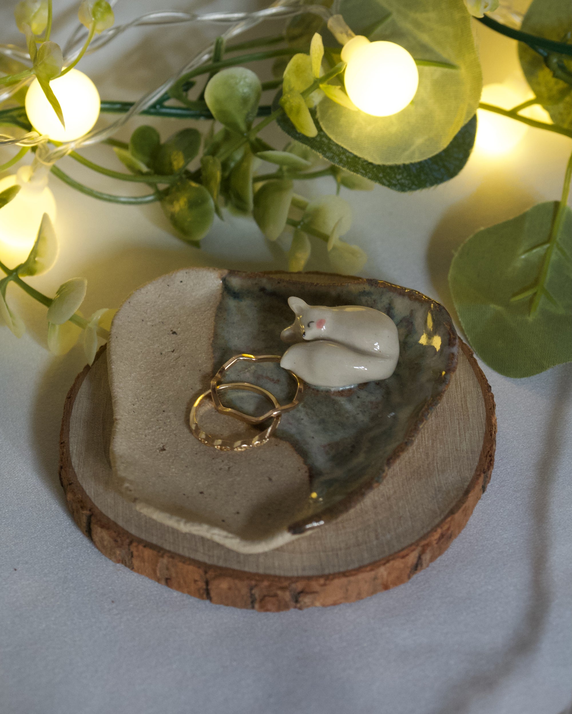 Snowy Fox Trinket Dish  (8cm length x 7.5cm width)