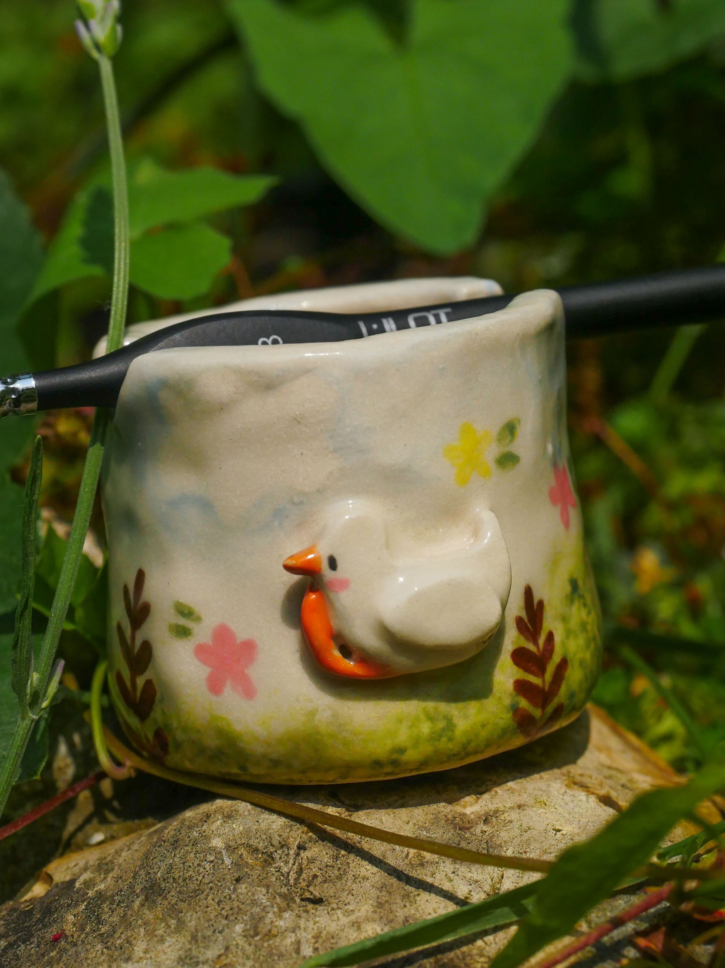 Duck Paint Cup with brush rest