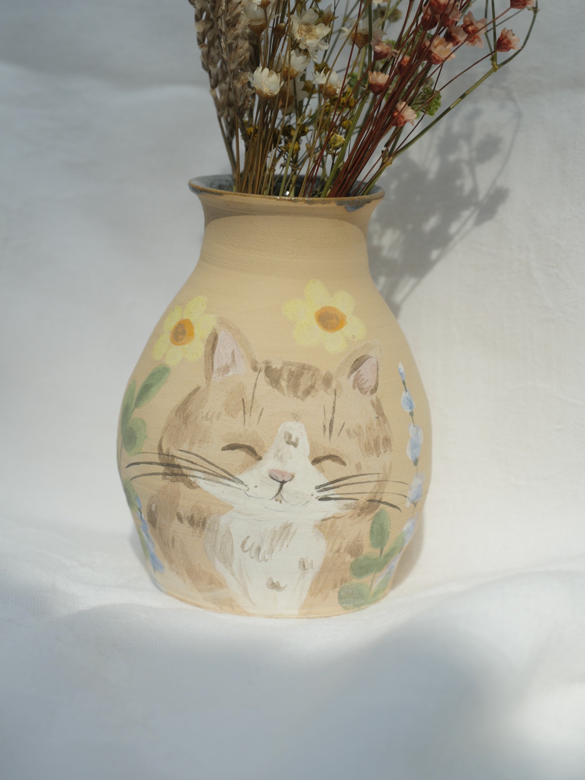 Earthenware Cat Dried Flower Vessel ( not to be used with water)