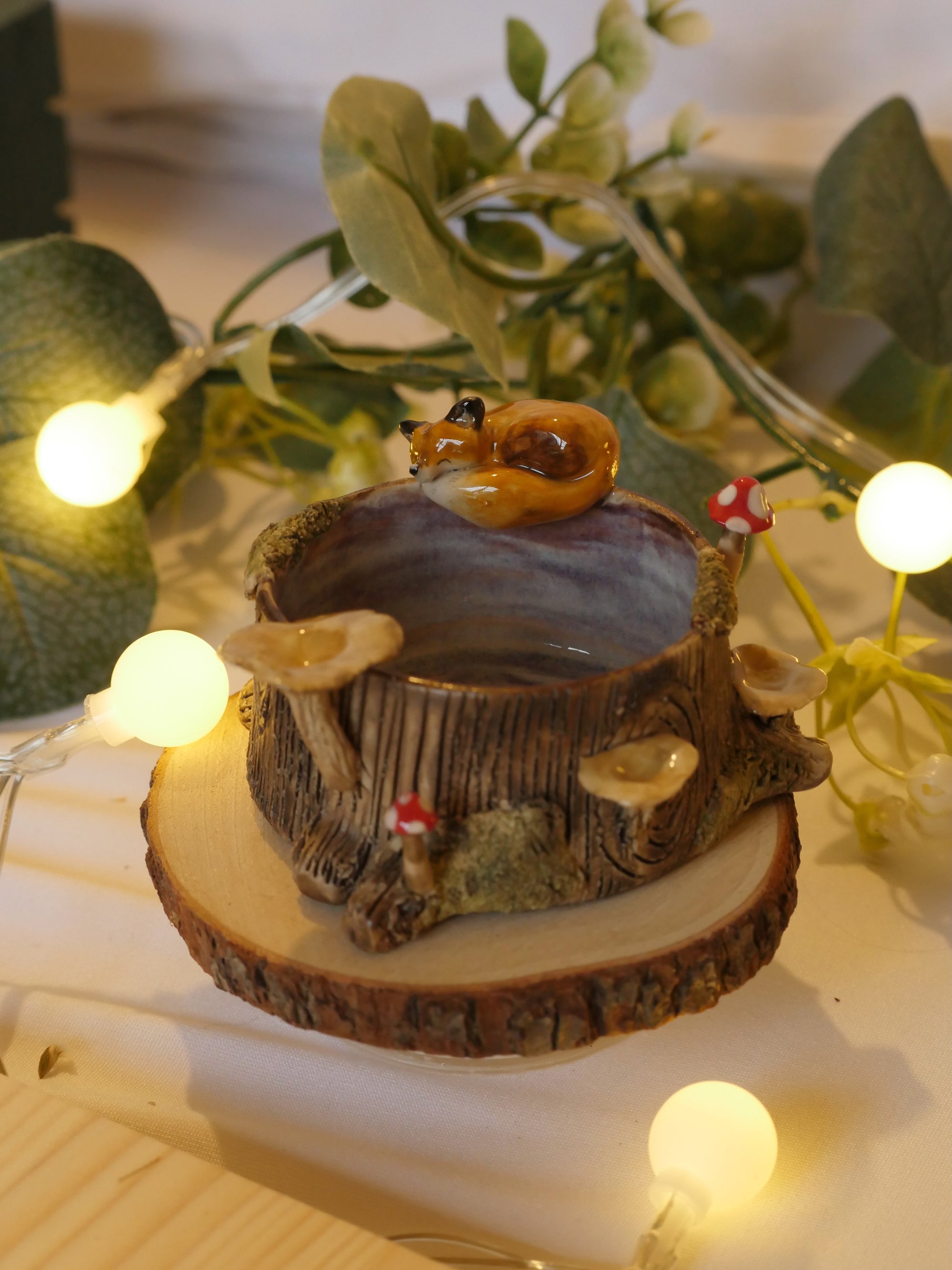 Sleepy Fox Tree stump Dish : 6cm Width 3cm Height