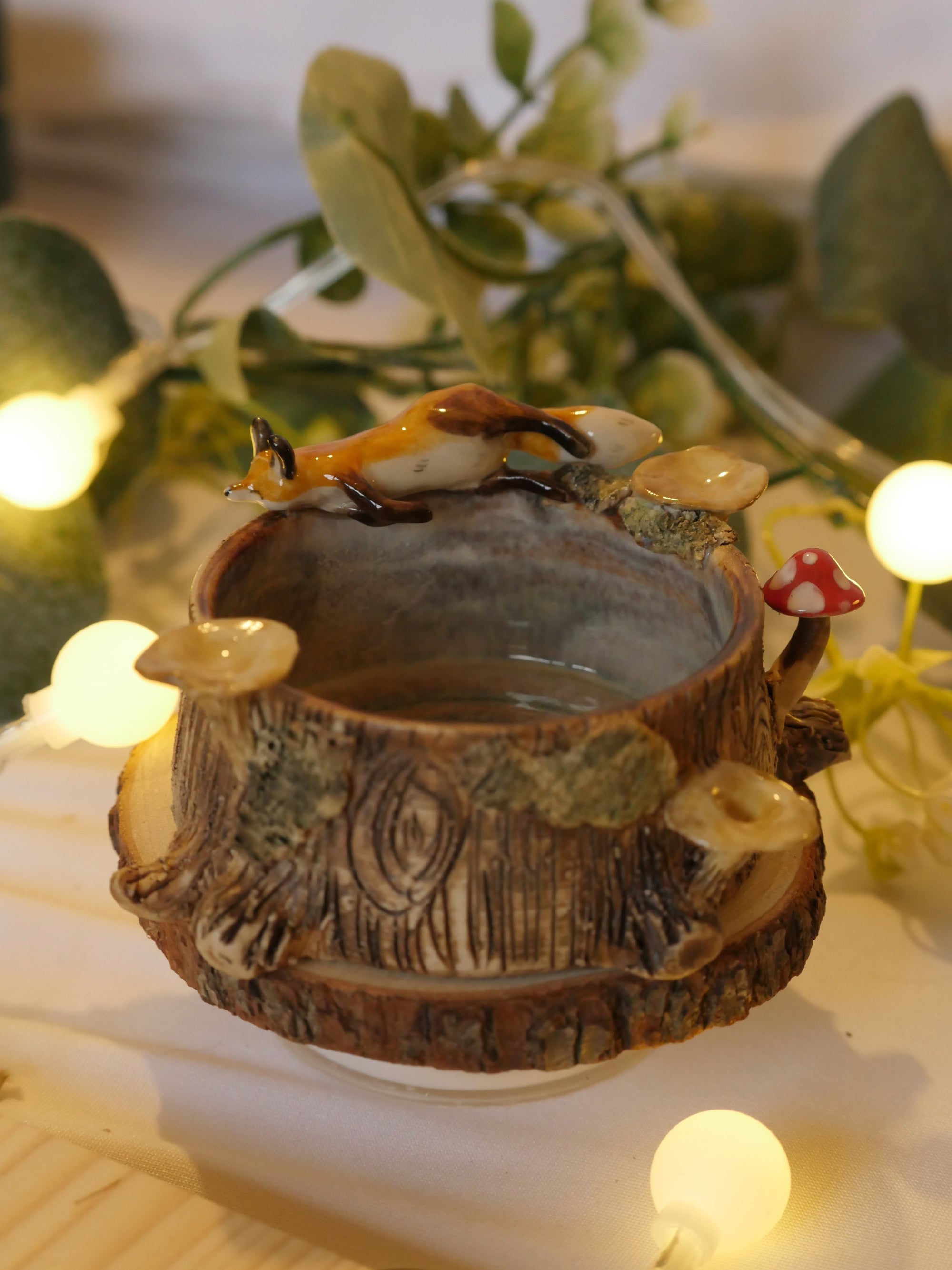 Stretching Fox tree stump Dish : 6.5cm Width 3.5cm Height