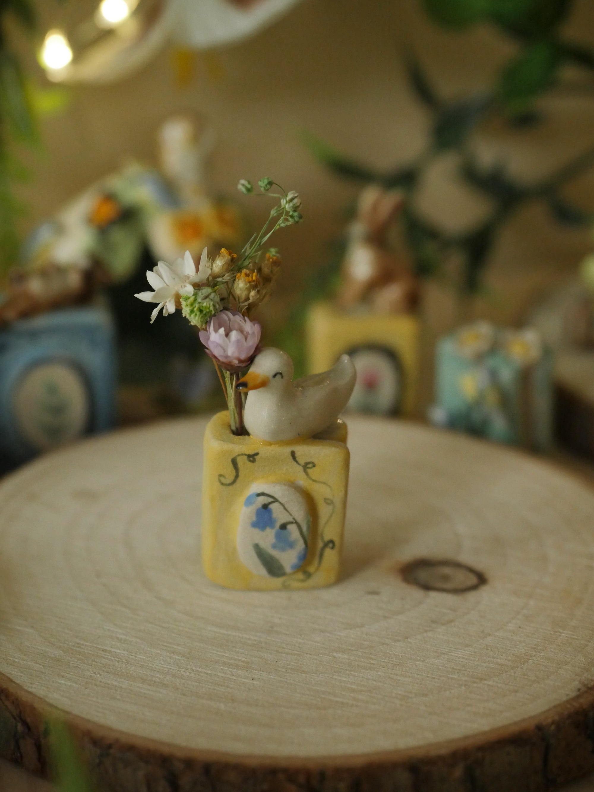 Duck Tiny Book Sculpture (With Hole for dried flowers) (3cm Tall)