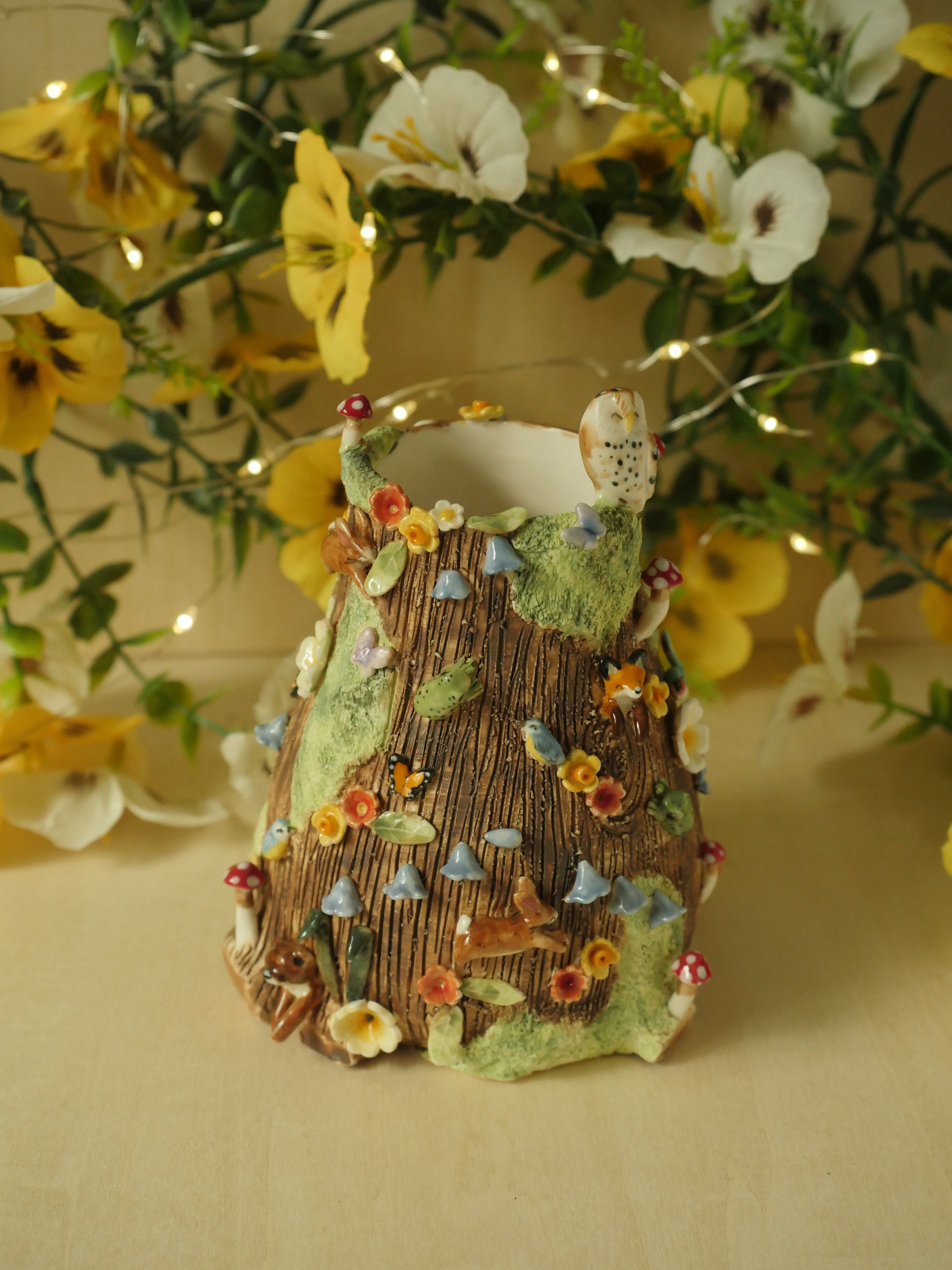 Porcelain Owl and Woodland Friends 360 Degree Sculpted Vase ( Full circumference is sculpted with animals) 11cm Width x 11cm Height