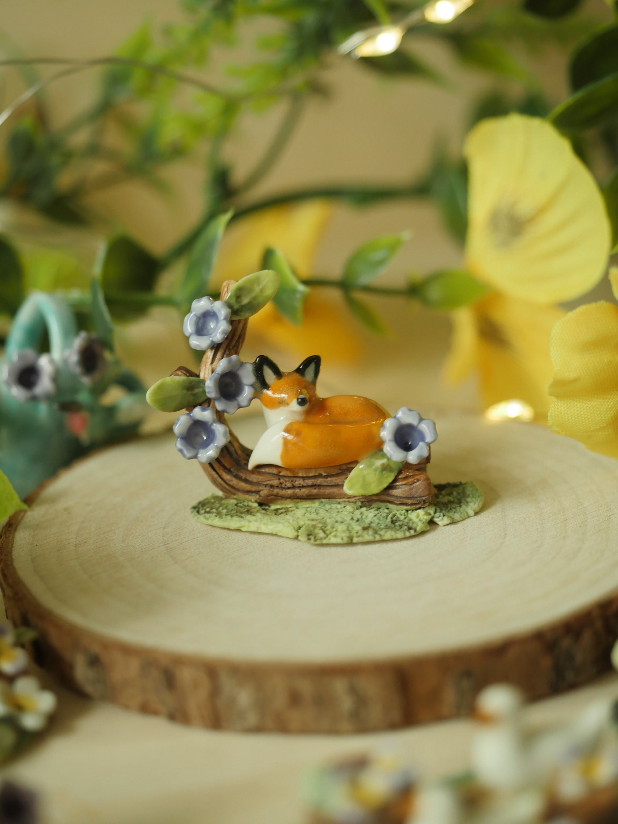 Fox Miniature Sculpture (4cm width)