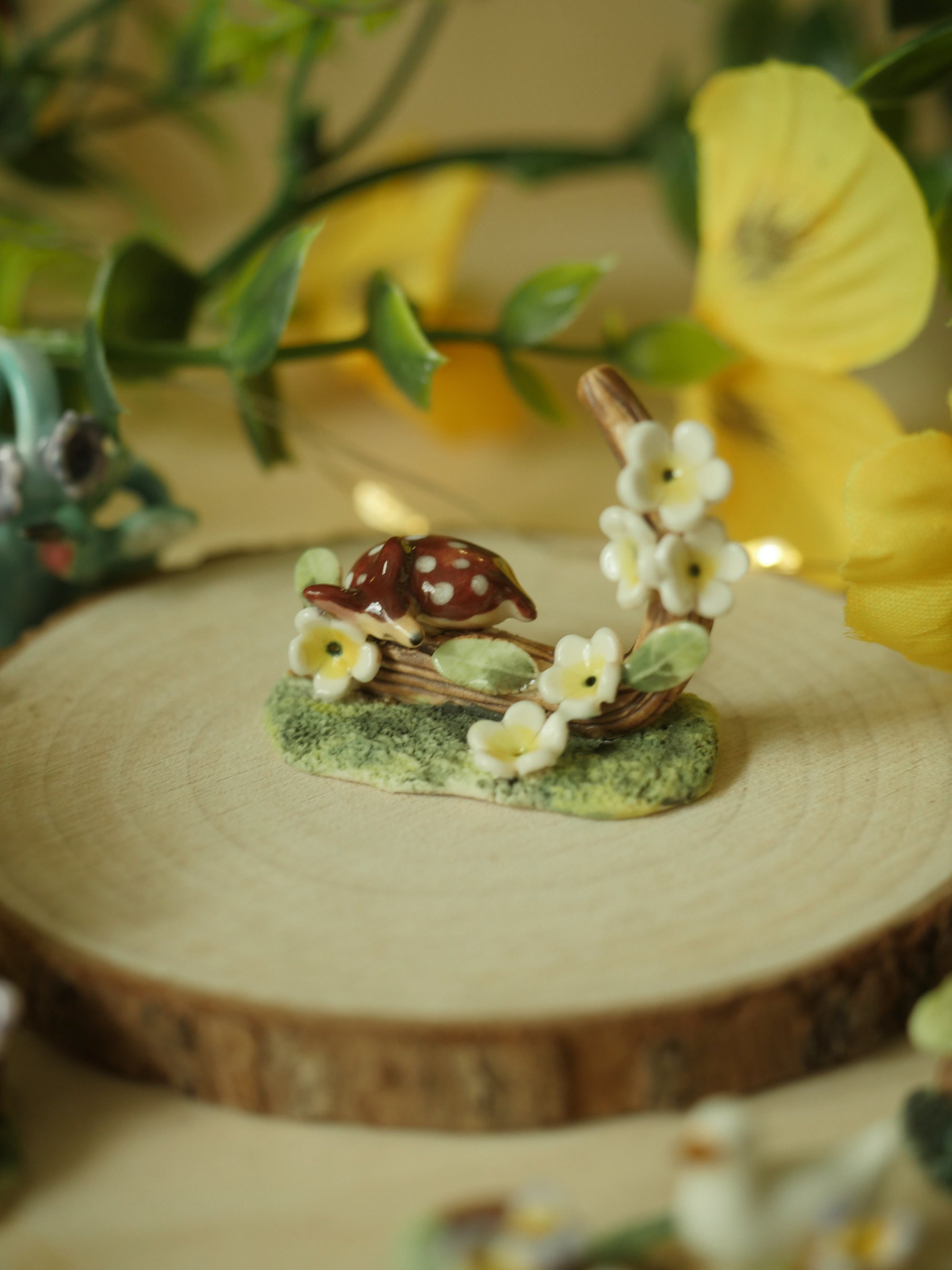 Deer Miniature Sculpture (4cm width)