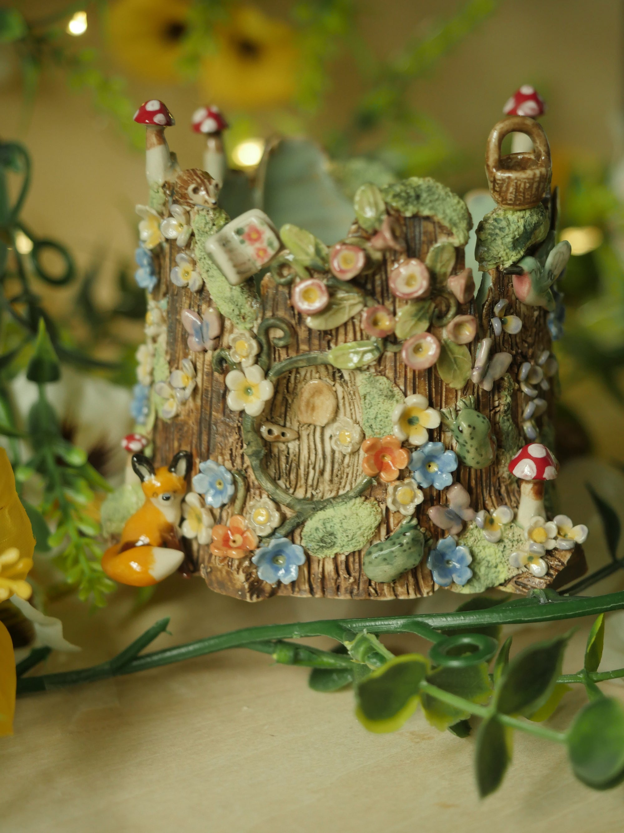 Woodland Garden Sculpture Sitting Fox (7cm width x 8cm height)