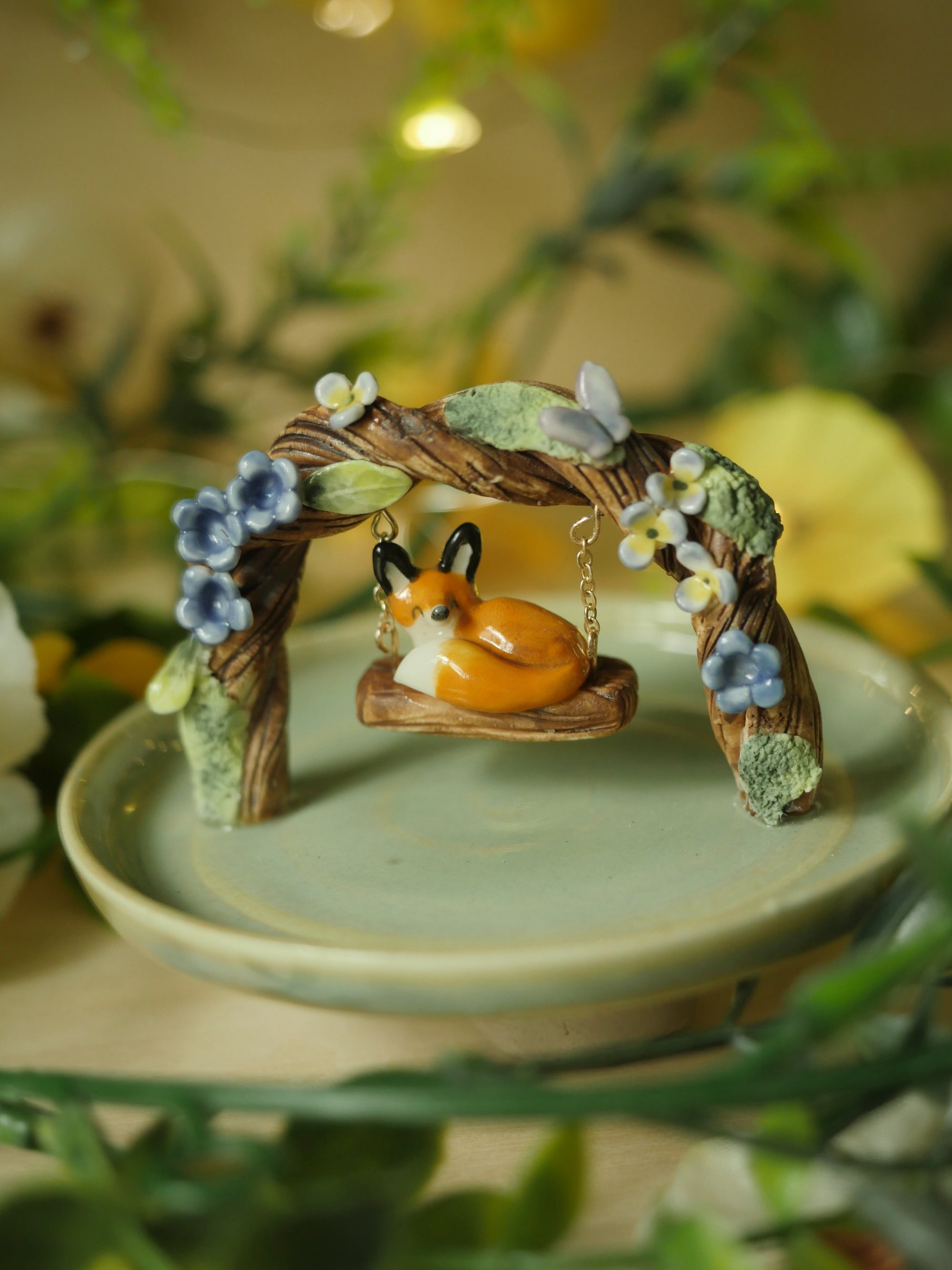Swing Dish Fox ( 9cm width )
