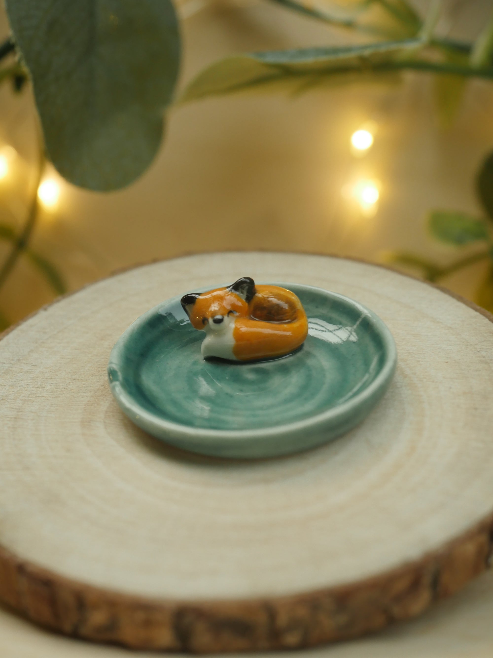 Tiny Fox Dish in colour Northern Lights ( 4.5cm width)