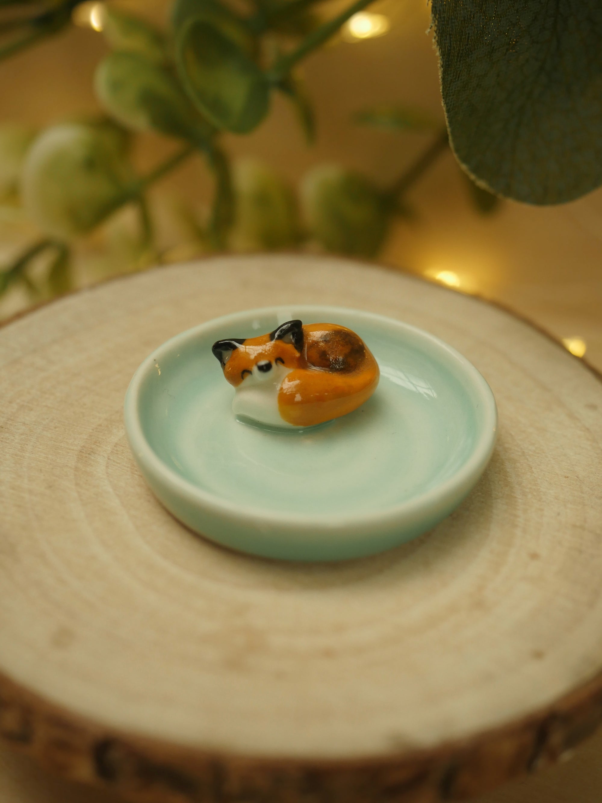 Tiny Fox Dish  (4cm width)