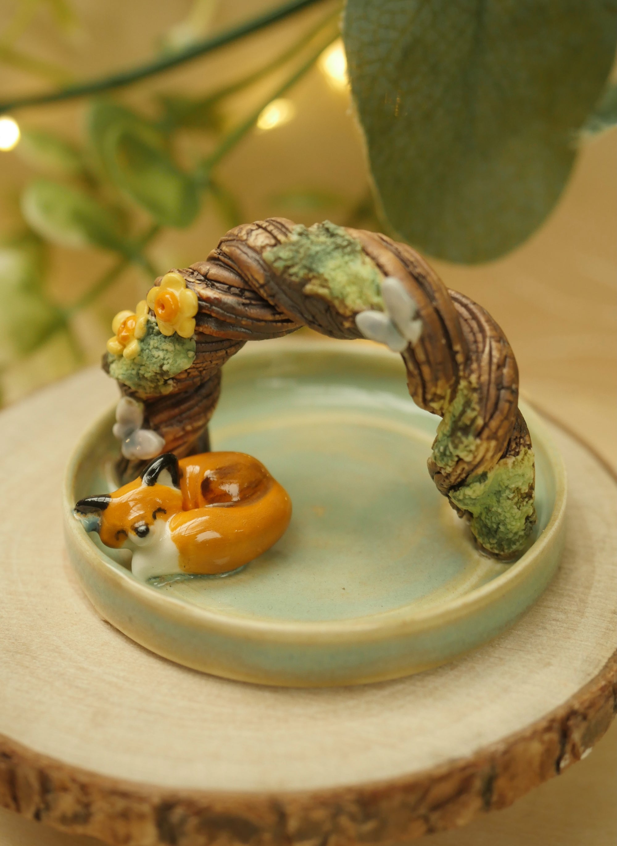 Miniature Fox Archway Dish (6cm width)