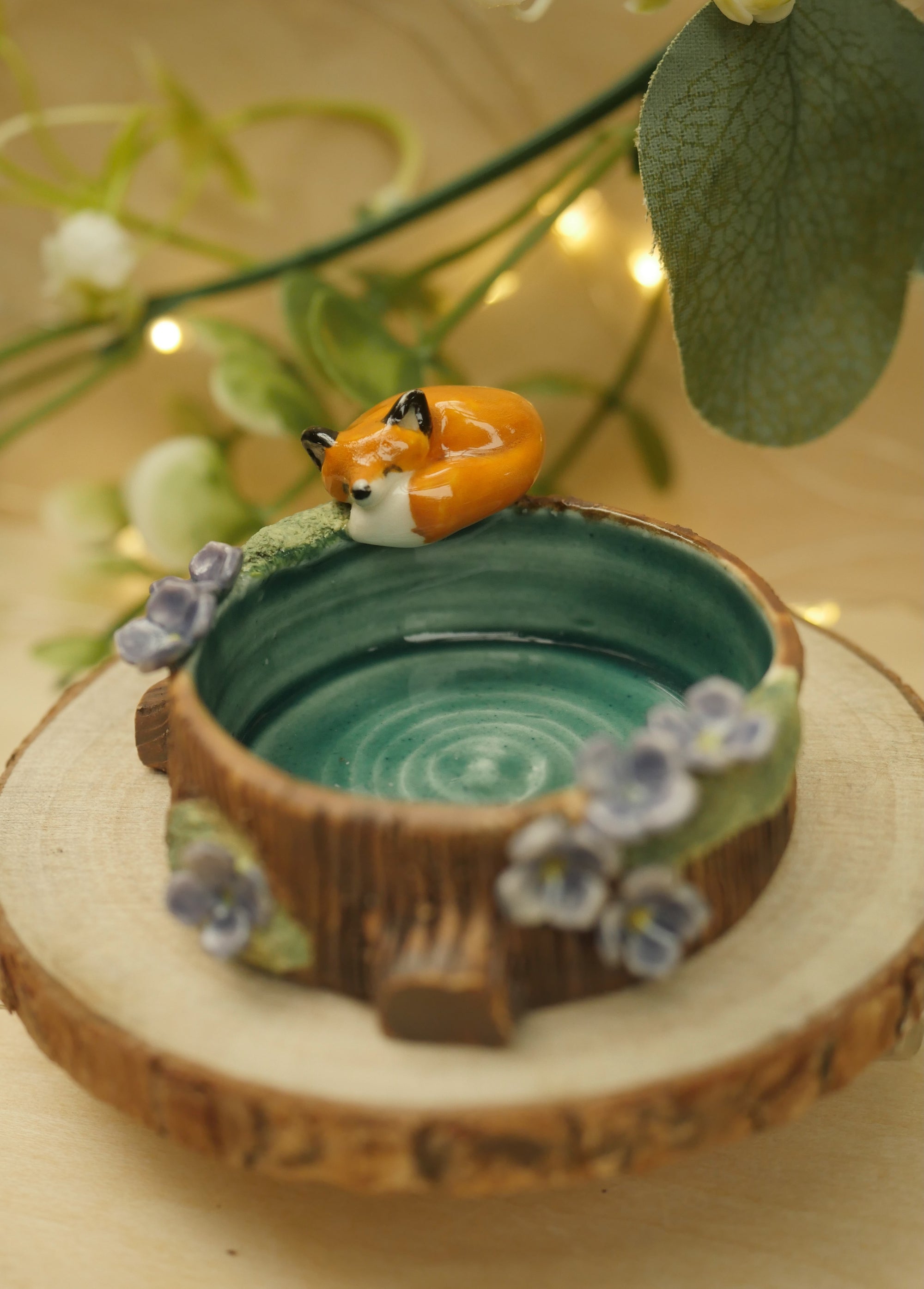 Woodland Fox Vessel (5.5cm width x 2cm height)